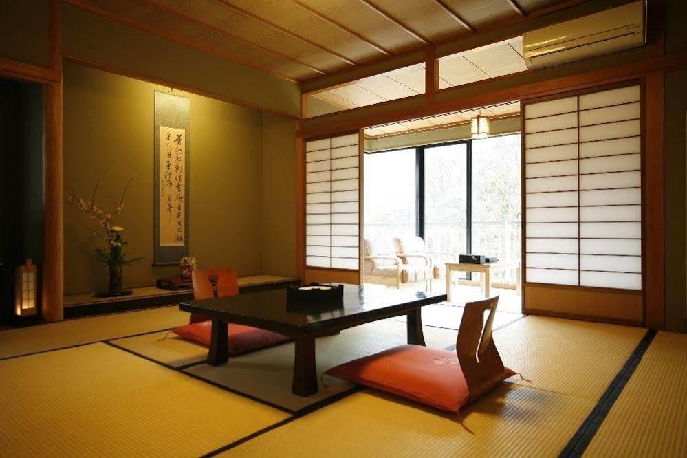 Yamanaka Onsen Shirasagiyu Tawaraya Hotel Kaga  Buitenkant foto